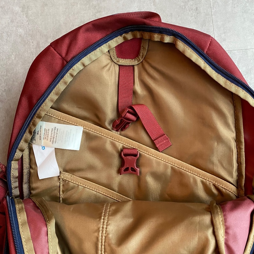 Patagonia Refugio backpack, burgundy-blue-tan, 28L - Picture 10 of 10